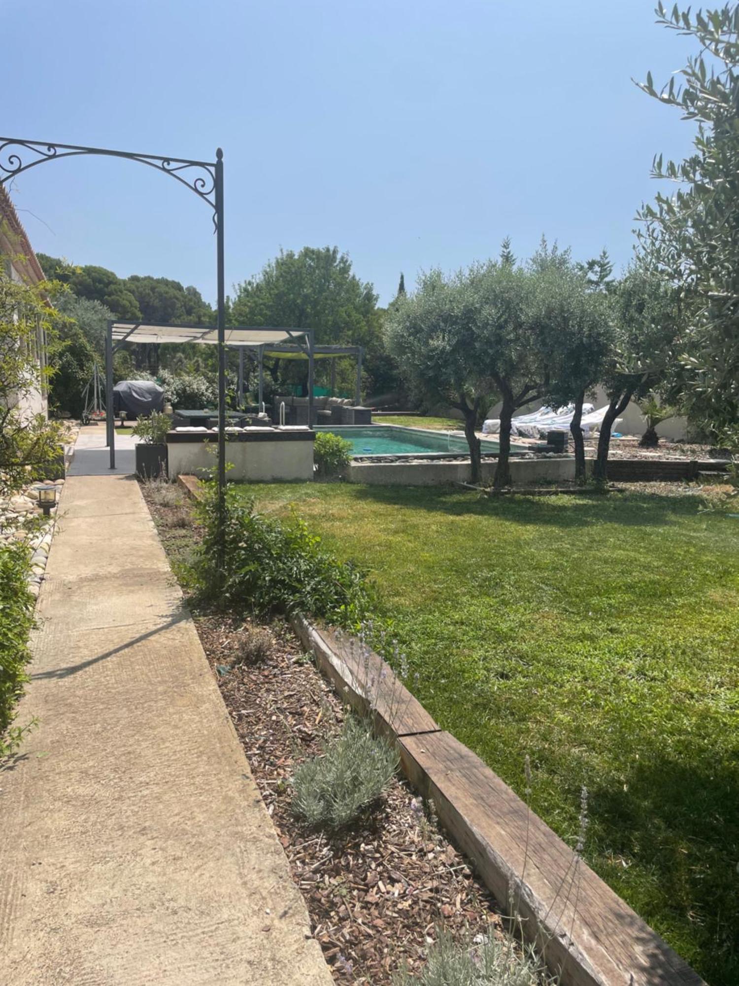 Villa Le Luberon Merindol ภายนอก รูปภาพ