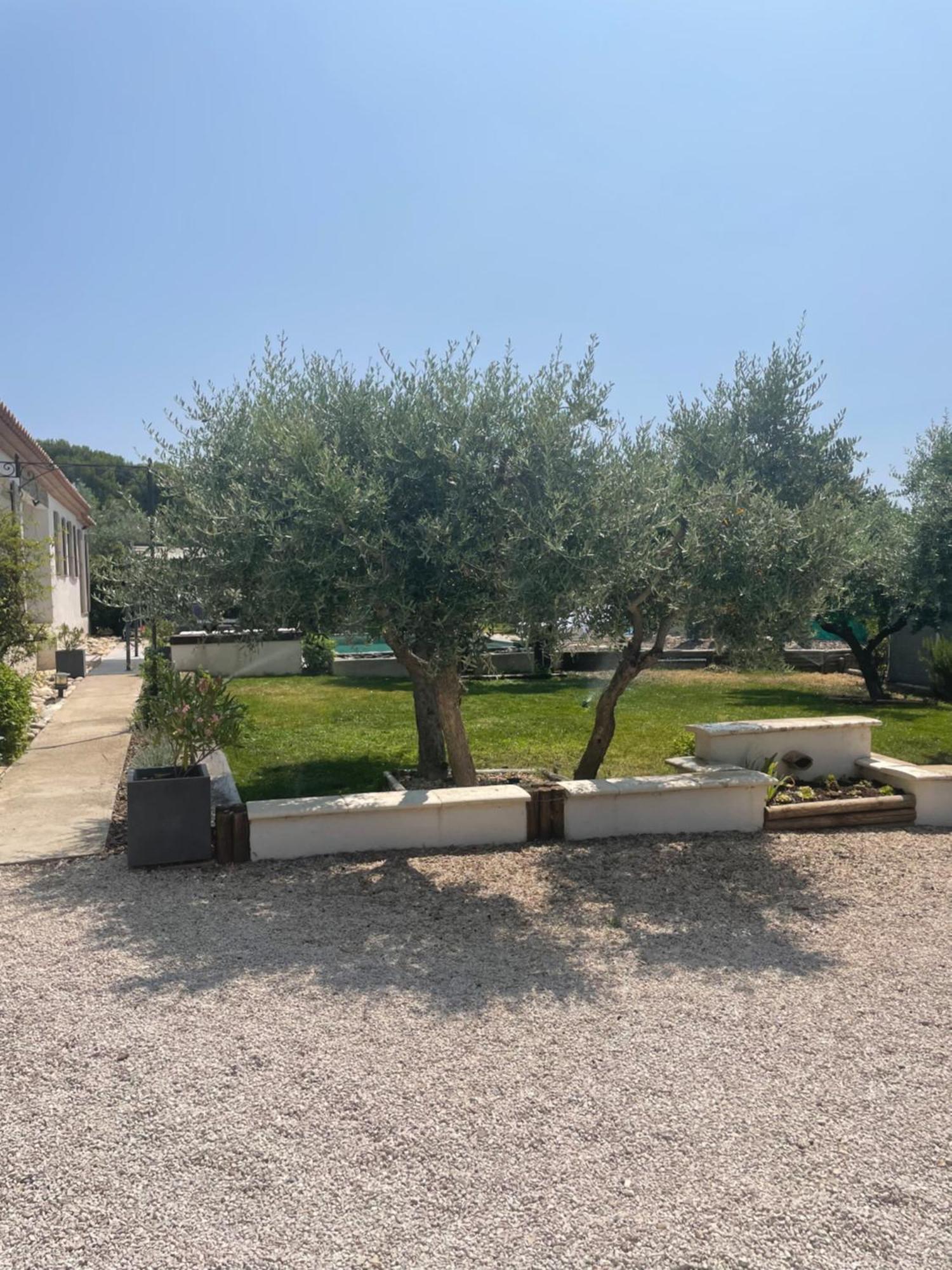Villa Le Luberon Merindol ภายนอก รูปภาพ